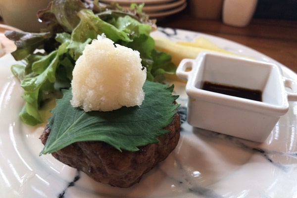 ランチセットのおろしハンバーグ